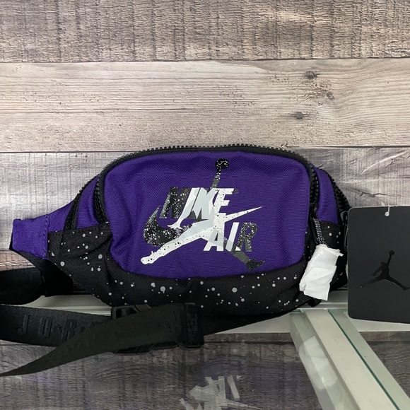 ❤️NEW!!!❤️ Nike Air Jordan Waist pack.
